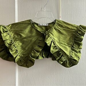 Green Ruffled Satin Collar
